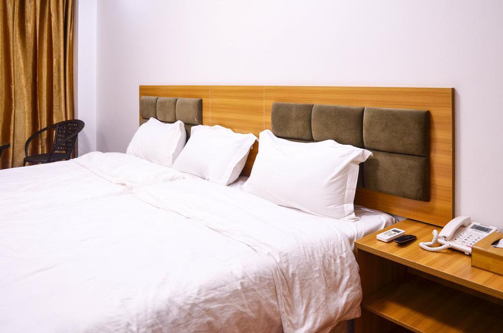Chinese Business Hotel Kampala Kültér fotó